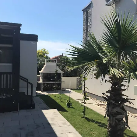 16579a Apartment